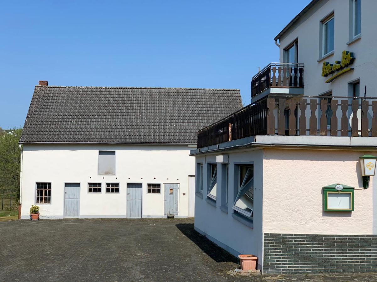 Sabine'S Gaestehaus Übereisenbach Exterior foto