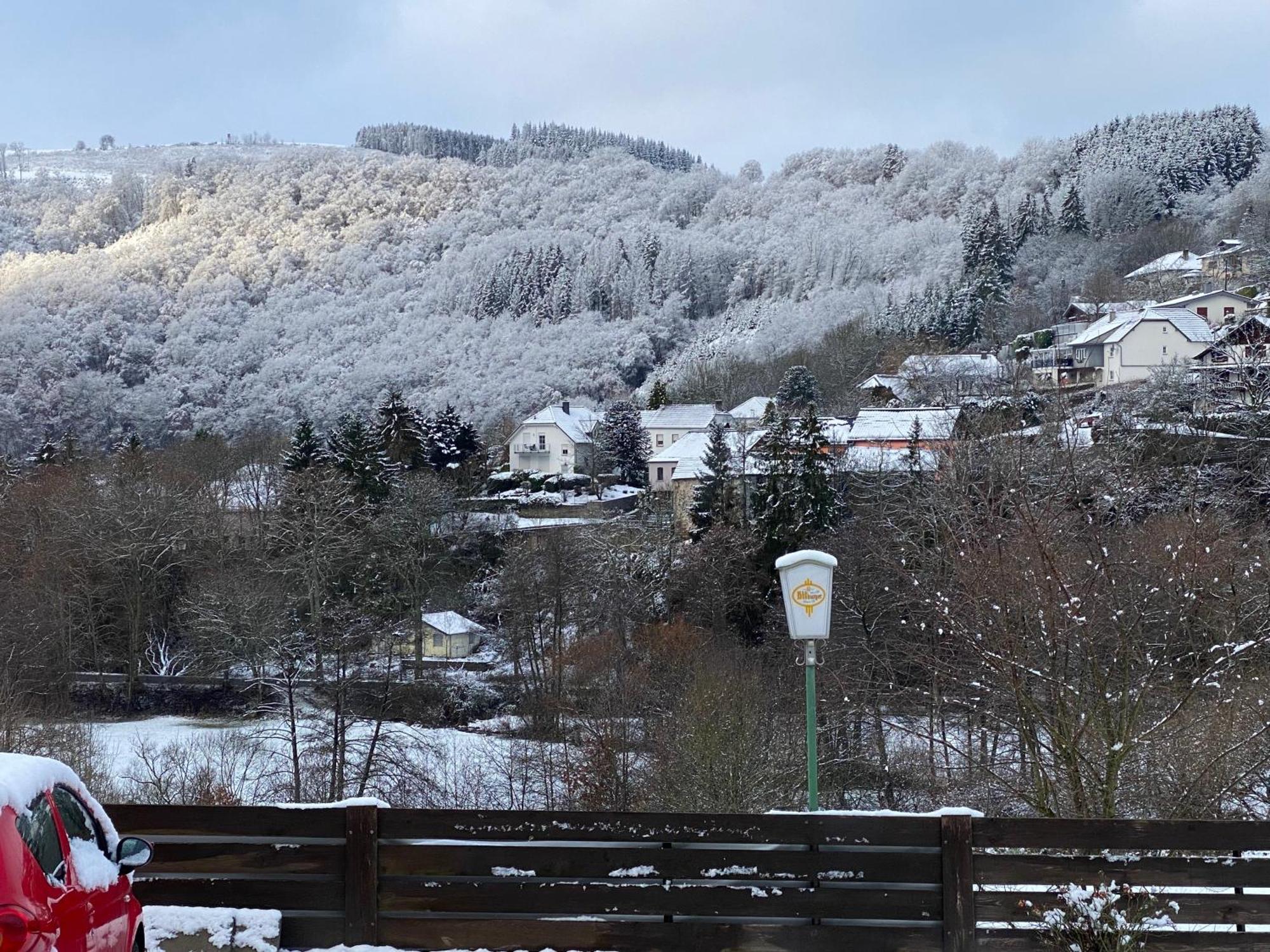Sabine'S Gaestehaus Übereisenbach Exterior foto