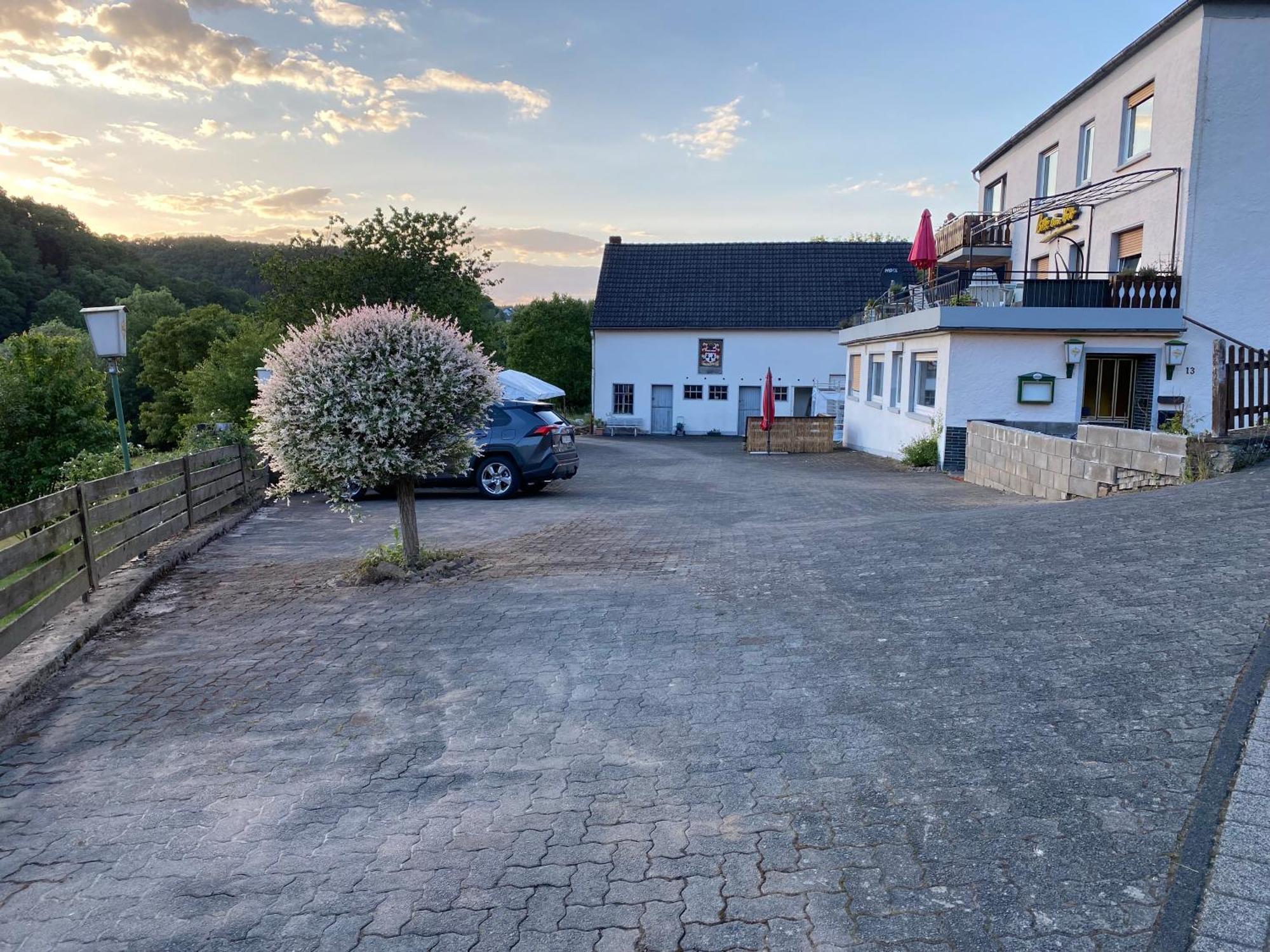 Sabine'S Gaestehaus Übereisenbach Exterior foto